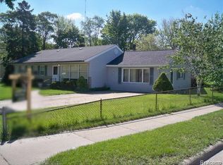 10781 Saratoga Ave, Oak Park, MI 48237