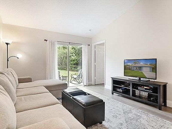 4th image of 6833 Palm Garden Street