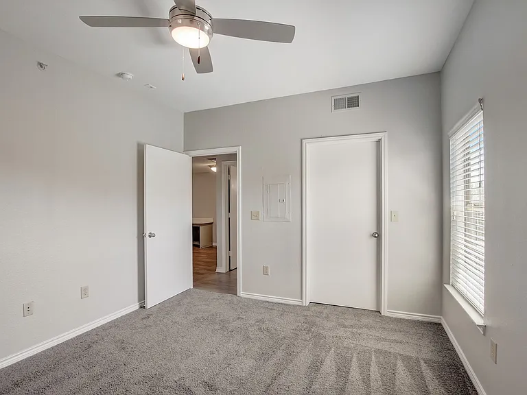 Oasis at Plum Creek Apartments — Photo 37