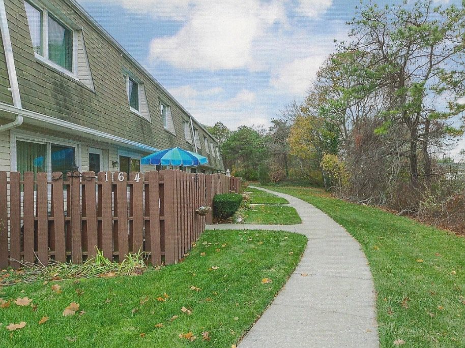 1st image of 164 Storm Dr