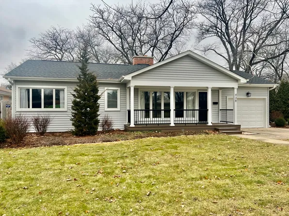 438 E Drury Ln, Barrington, IL 60010
