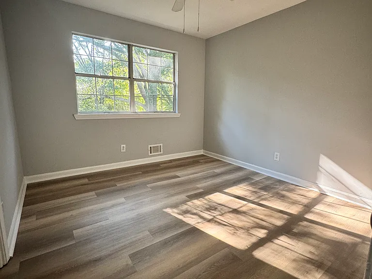 1005 Hill St SE #B — Photo 18