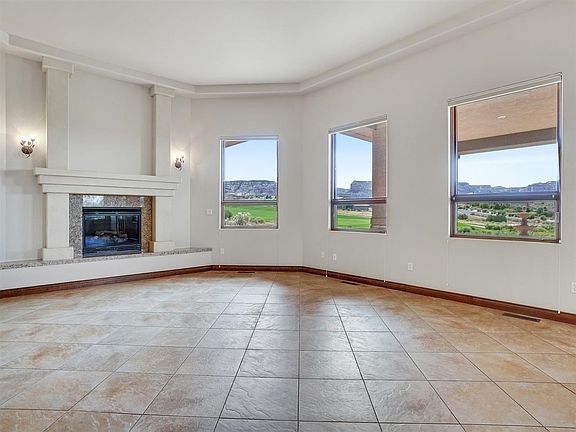 5th image of 343 Iron Horse Ct