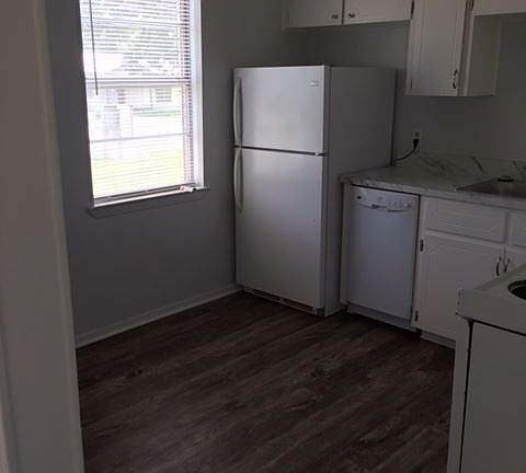 2nd image of 410 Veterans Ave APT 1
