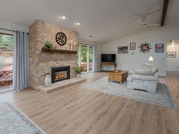 4th image of 140 PEBBLE Drive