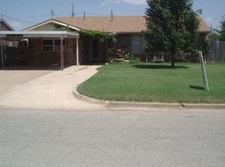 225 Deer Dr, Cache, OK 73527