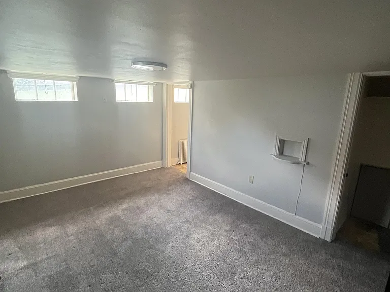 211 W Leicester St — Photo 3