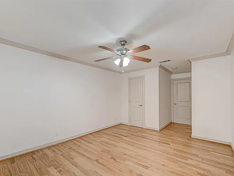 5611 Briarbend Dr — Photo 34
