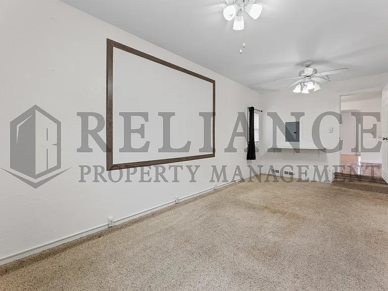 2210 W Columbine Ln — Photo 14