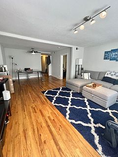 2nd image of 1947 N Cleveland Ave APT 1F