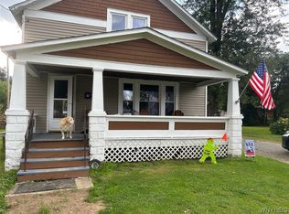 73 Chestnut St, Springville, NY 14141