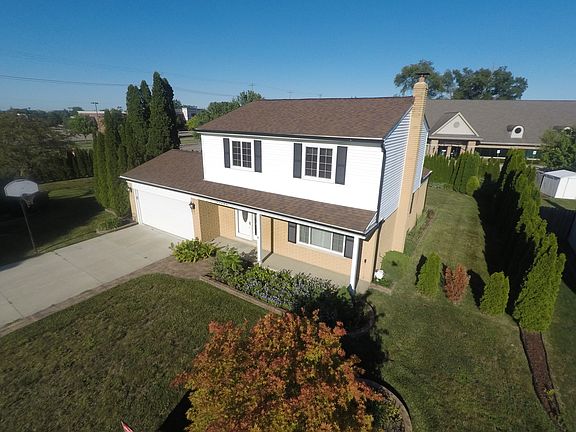 4th image of 43542 Hartwick Dr