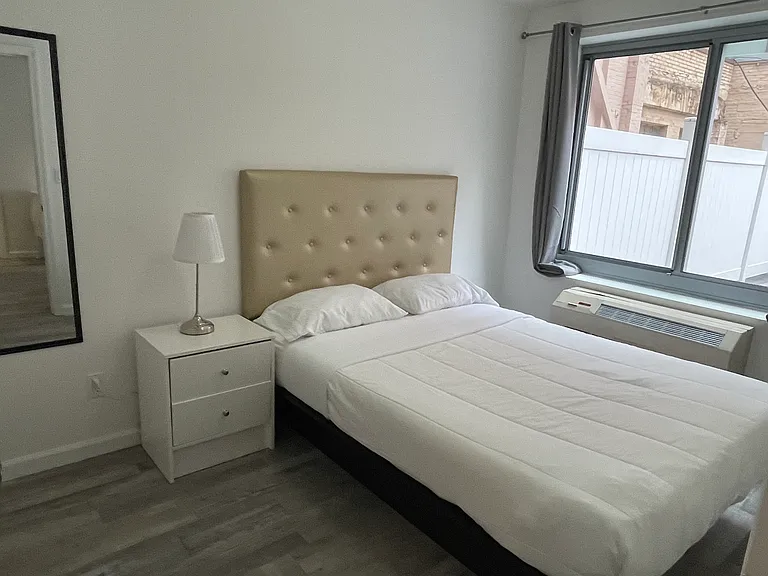 521 W 48th St #2D — Photo 2