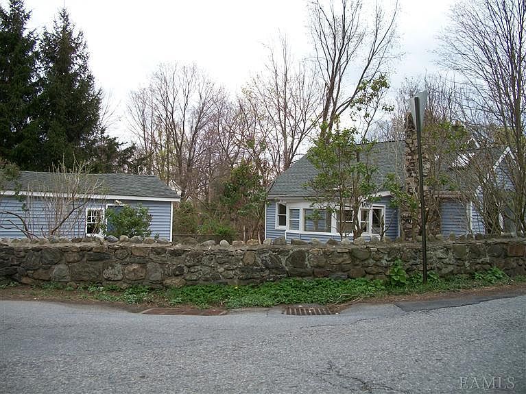 1st image of 3347 Mohegan Ave