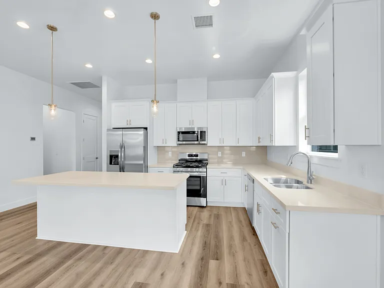 2749 S Vega St — Photo 9