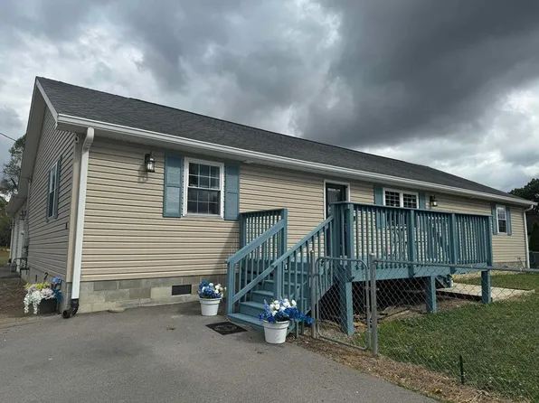 10 Eden Ln, Oak Hill, WV 25901