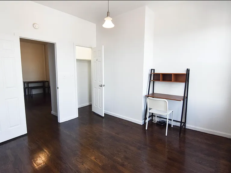 955 Grand St #3R — Photo 9