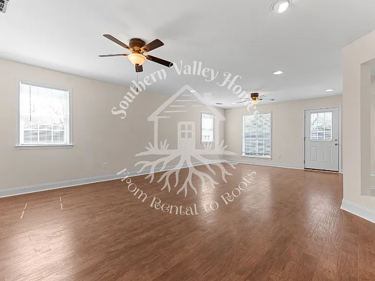 102 Duxbury Ct — Photo 13