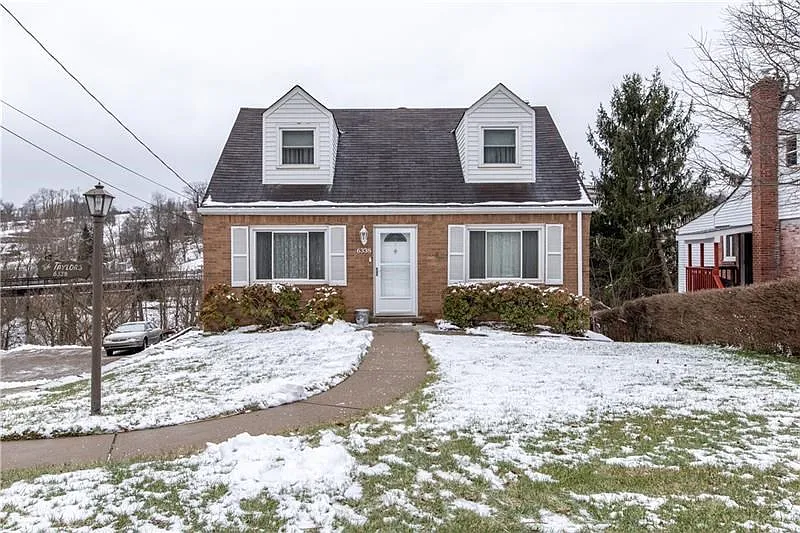 6338 Helen St photo 1