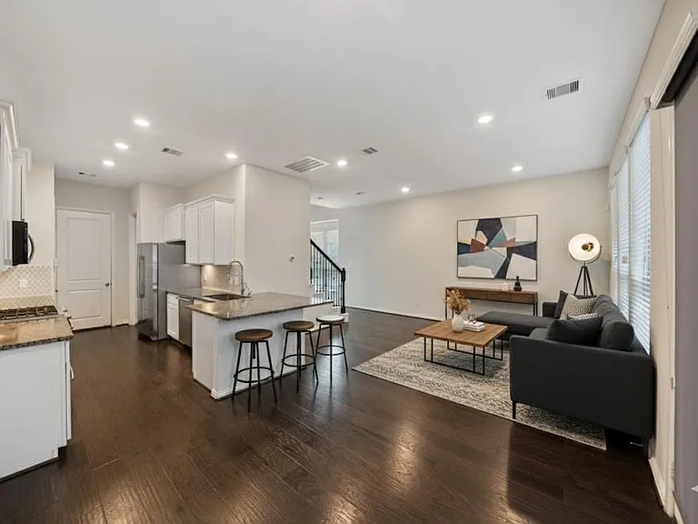 708 Ivory Manor Dr — Photo 6
