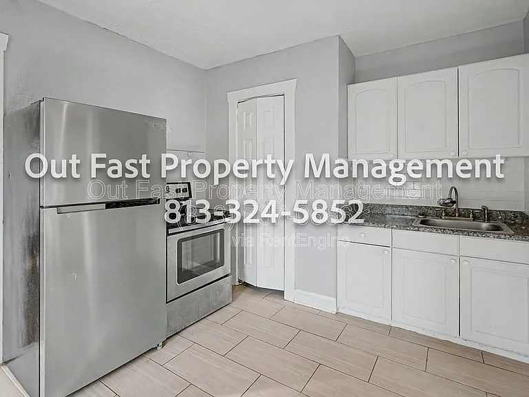 1718 W Hills Ave #D — Photo 24