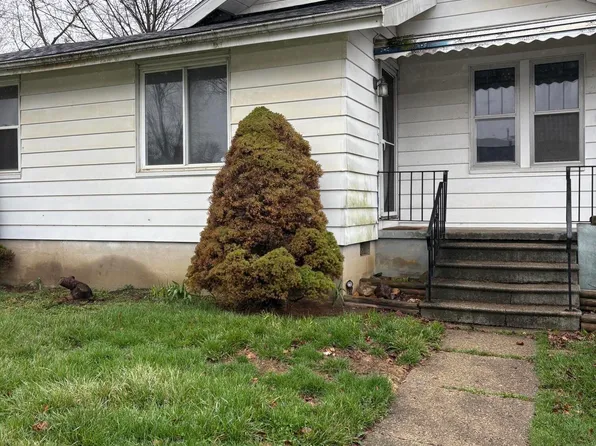 3290 Cheyenne Ave, Burton, MI 48529