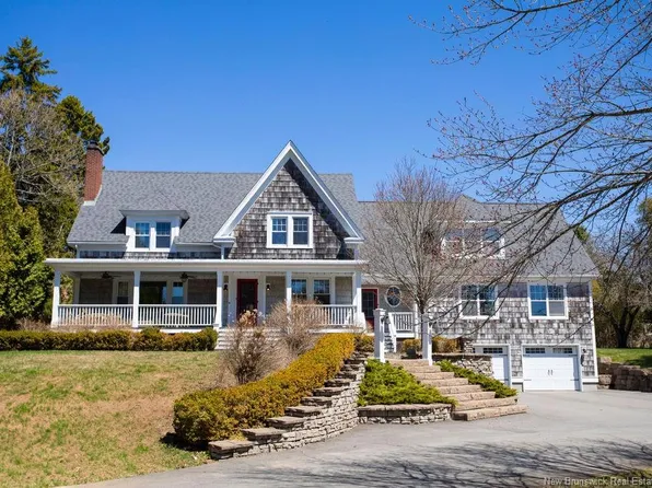 6 Grove Ave, Rothesay, NB E2E 5K3