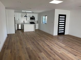 6901 Variel Ave, Canoga Park, CA 91303