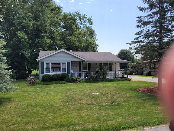 2nd image of 2112 Rosewood Dr
