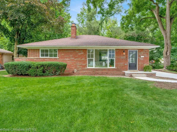 19100 Beverly Rd, Beverly Hills, MI 48025
