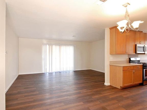 3rd image of 3007 Jacqueline Ln