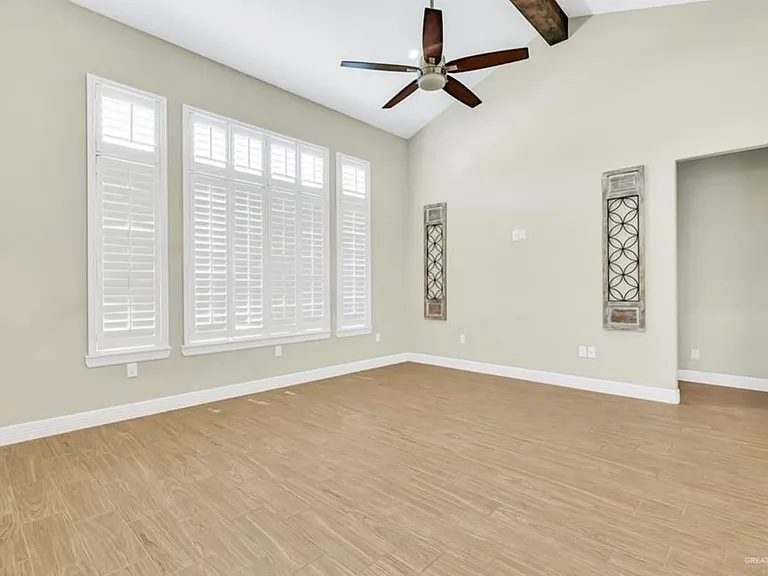 5800 Oriole Ave — Photo 2
