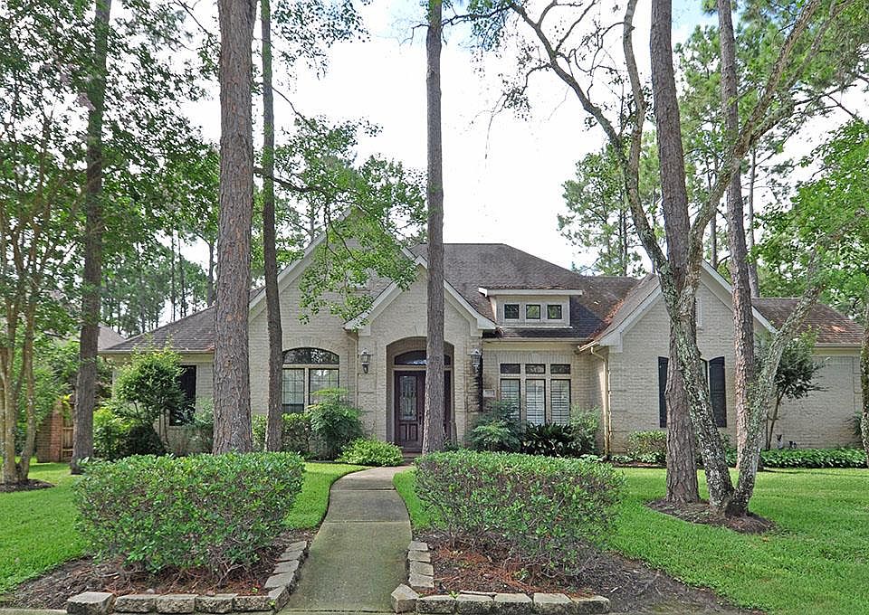 1st image of 102 Pine Point Ct