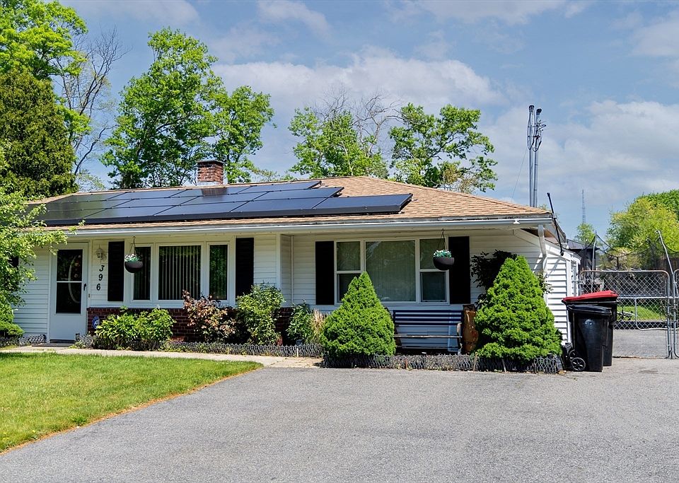 1st image of 396 Hovendon Ave
