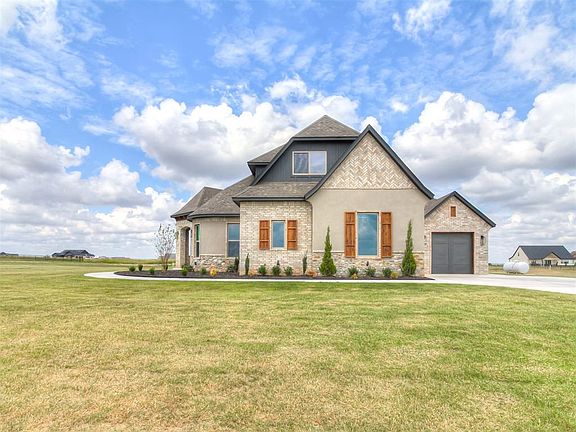 2nd image of 7555 Chesapeake Ln NE