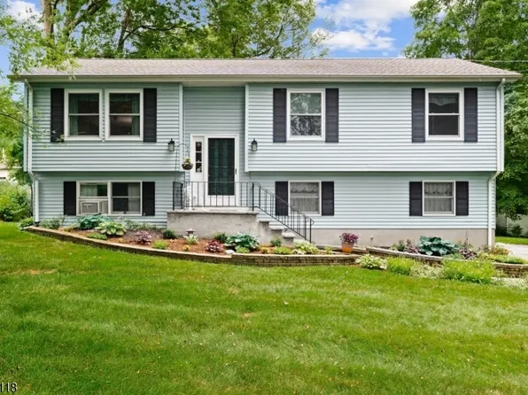 6 Mountain Top Ct, Vernon Twp., NJ 07419