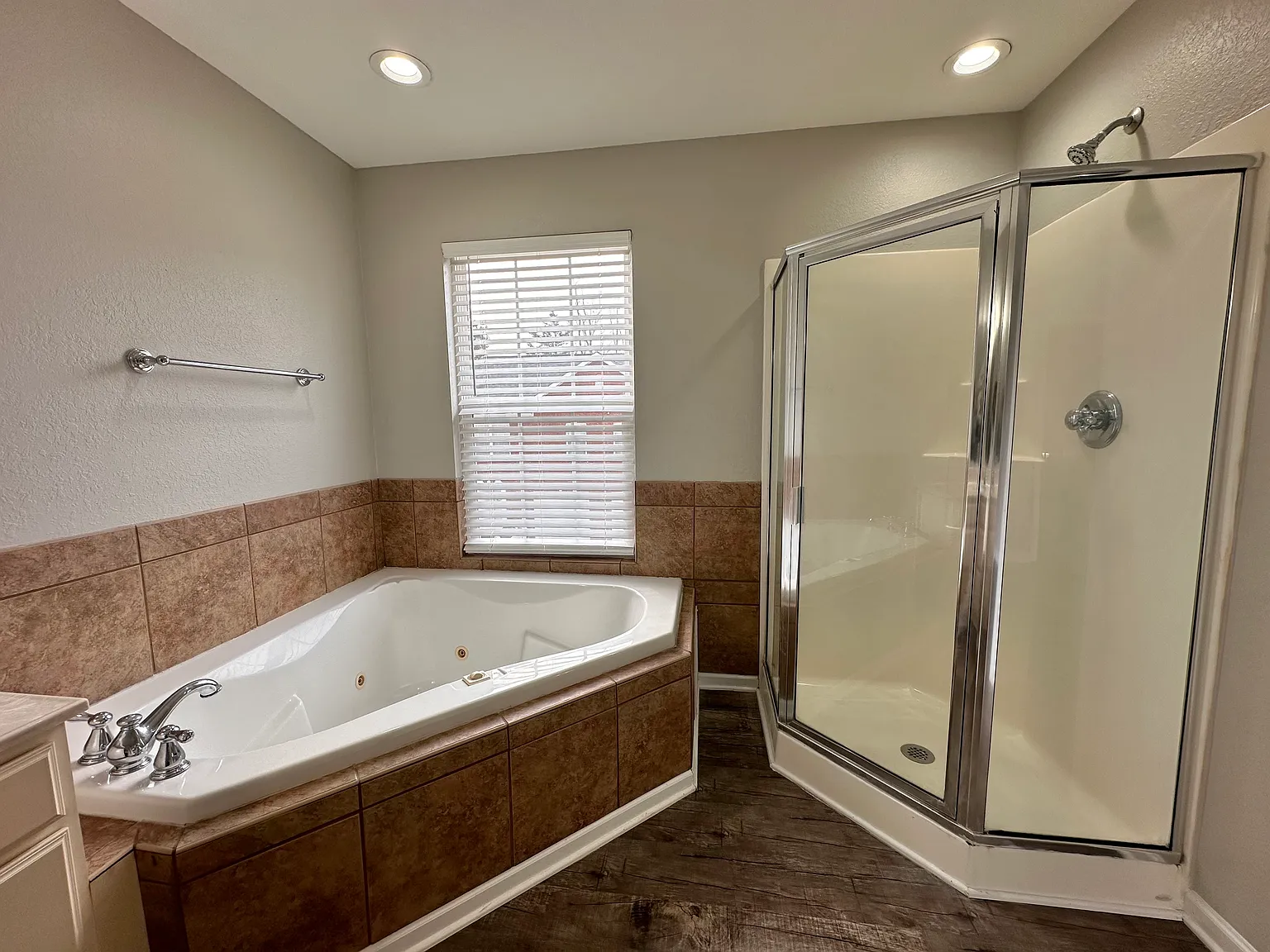 2 bed, 2.5 bath, 1165 sqft, $1,708 — Photo 4