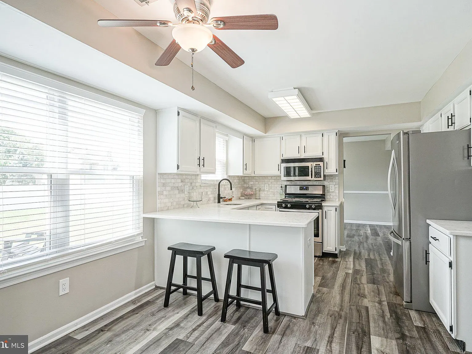3 bed, 2.5 bath, 1970 sqft, $4,250 — Photo 4