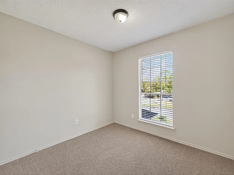 3479 Rockrill Dr — Photo 10