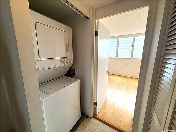 5th image of 500 University Ave APT 1123