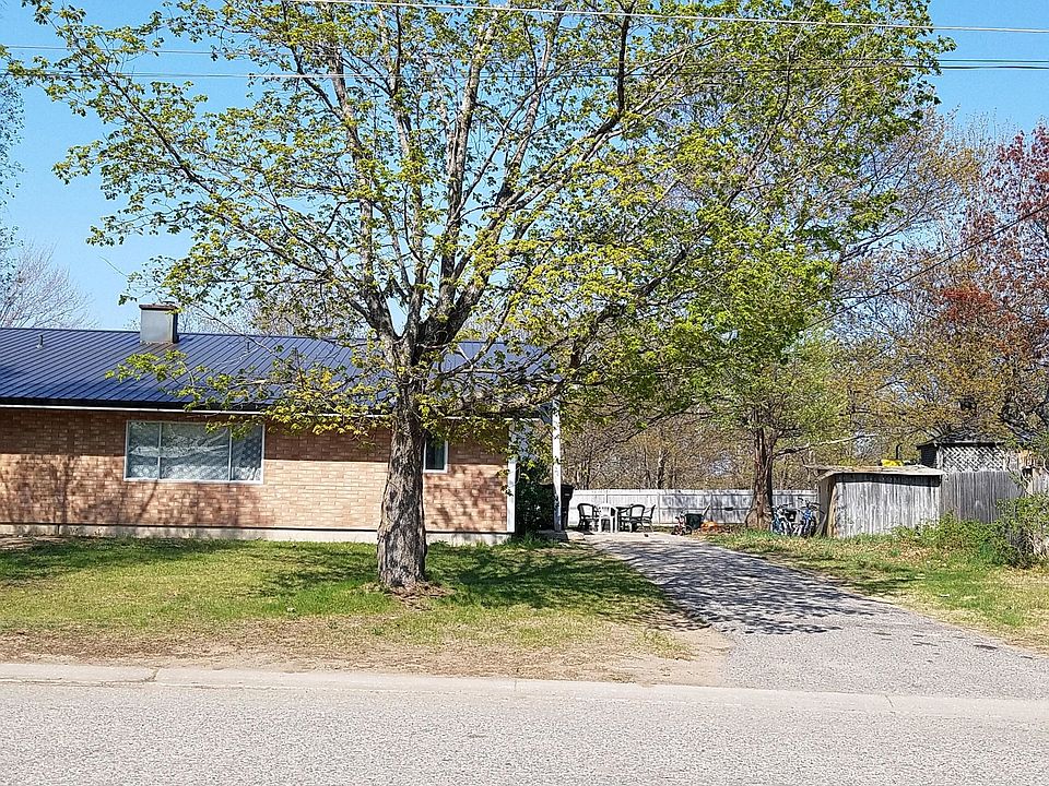 1st image of 28 Erin Pl