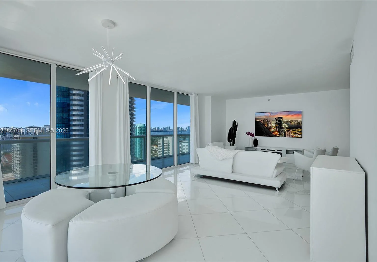 Akoya Condo — Photo 4