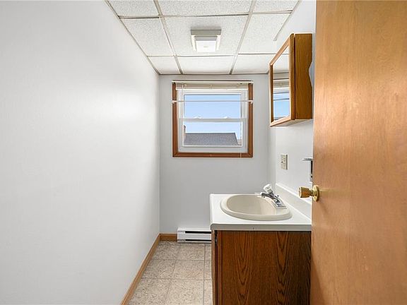 4th image of 12 Batterson Ave