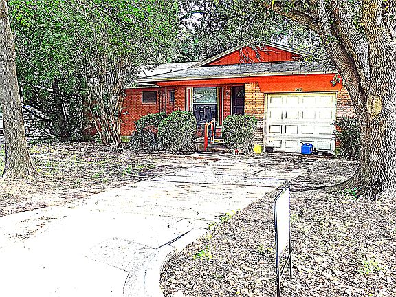 2nd image of 912 Sierra Dr