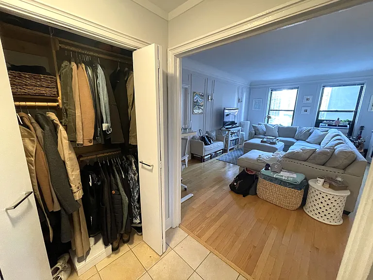 10 W Elm St — Photo 35
