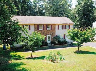 173 Woodland Dr #A, Uncasville, CT 06382