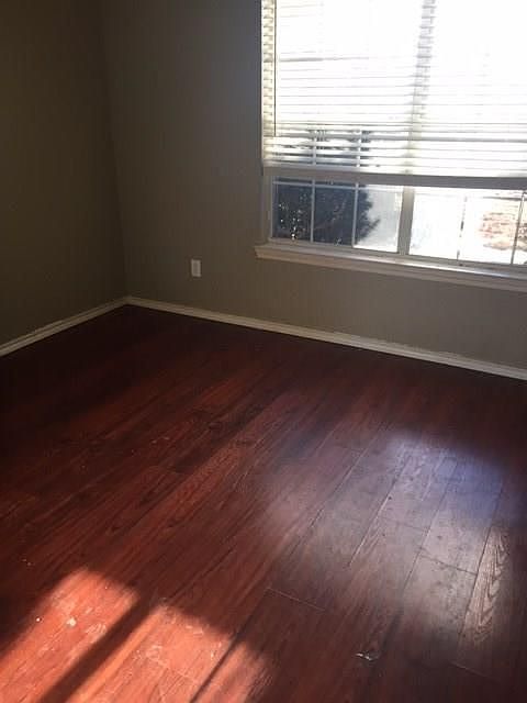 2nd image of 114 Carrington Dr