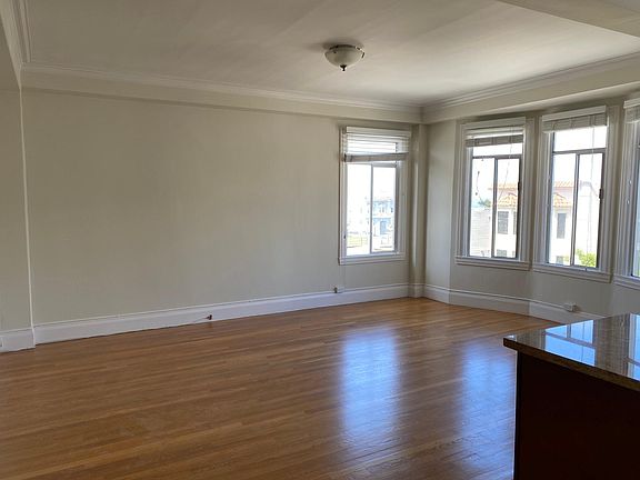 5th image of 2165 Larkin St #49