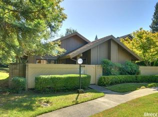 2082 Promontory Point Ln, Gold River, CA 95670