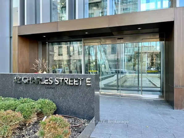 42 Charles St E #708, Toronto, ON M4Y 0B7